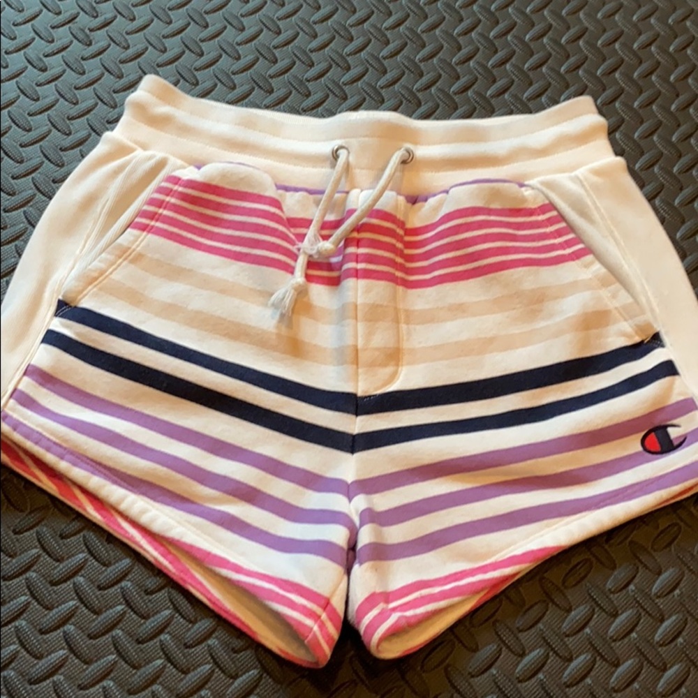 Women’s champion shorts medium